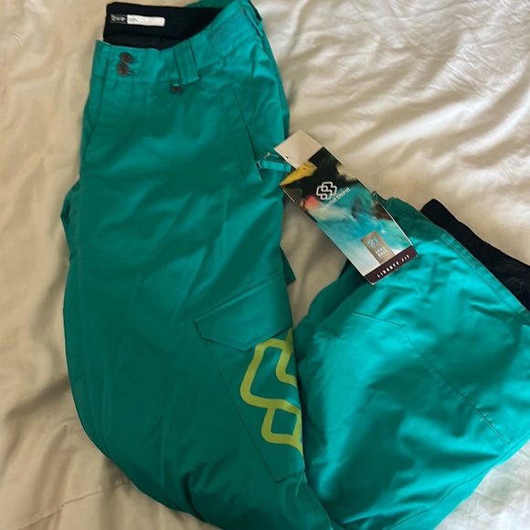 special blend Pants - Special Blend Snowboard/Ski pants NWT